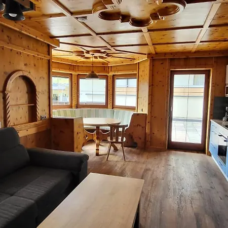 Pavel * トゥクス